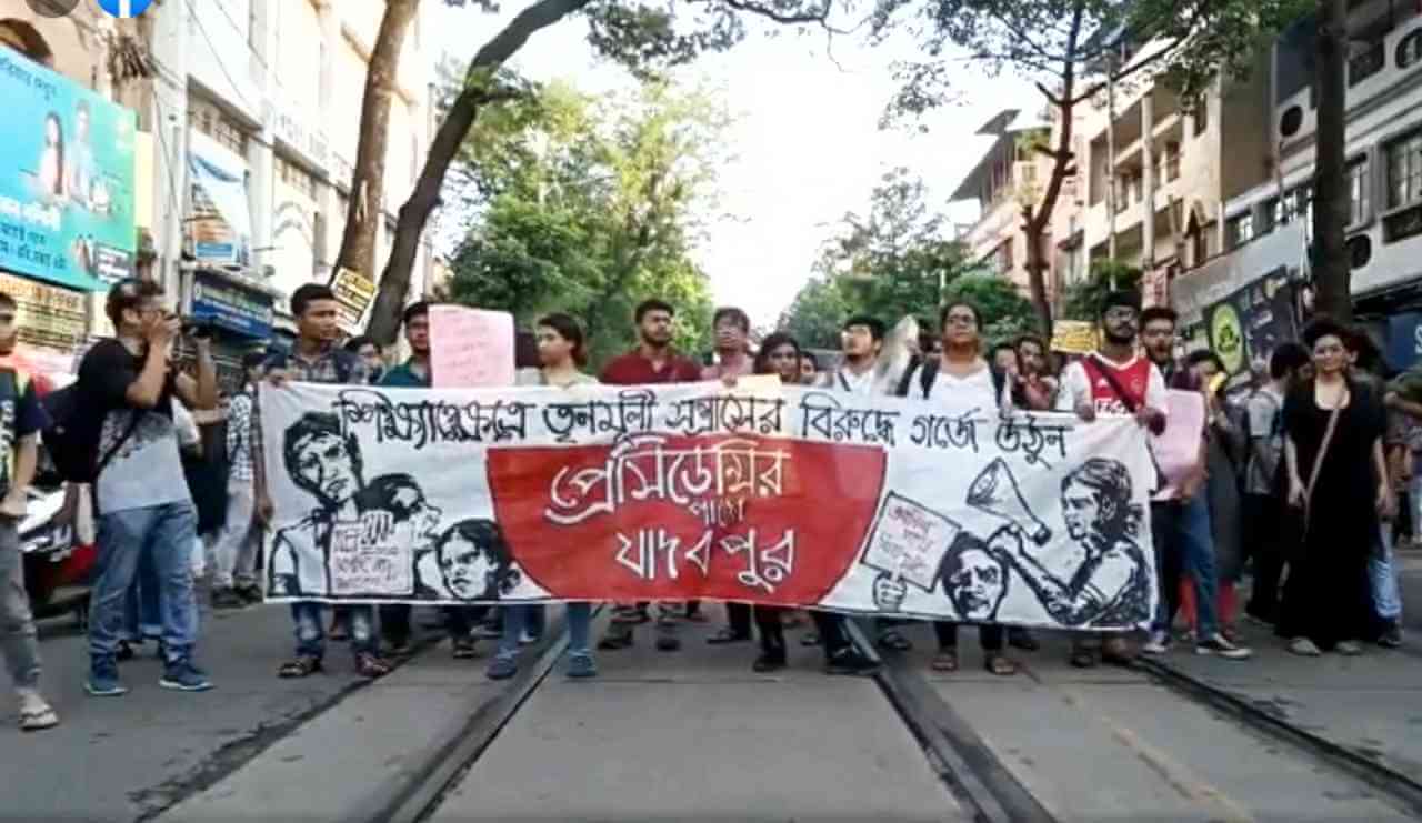 শিক্ষাক্ষেত্রে শাসকের সন্ত্রাস মানছি না, মানব না