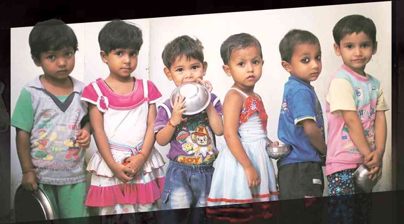 ঘটনা ও প্রবণতা: বকেয়া টাকার জটে বহু অঙ্গনওয়াড়ি বন্ধ, কোপ পুষ্টিতে