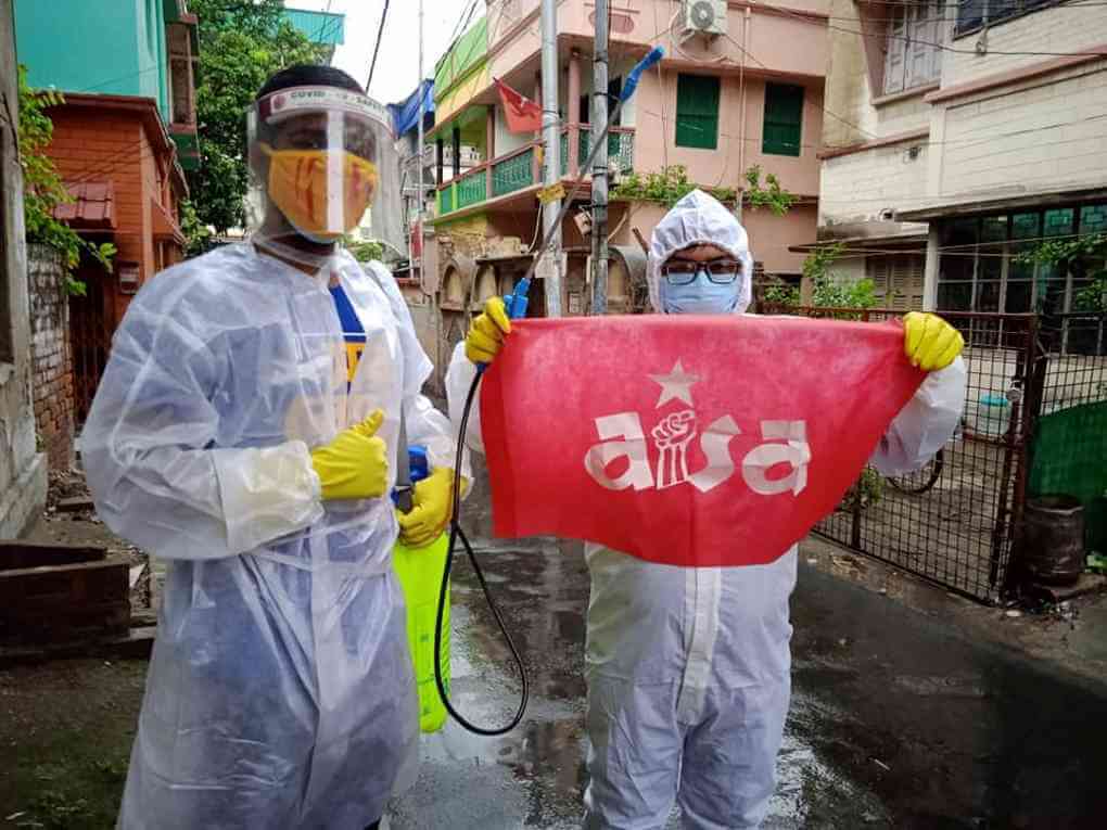 কোভিড আক্রান্তদের পাশে ছাত্র যুবরা