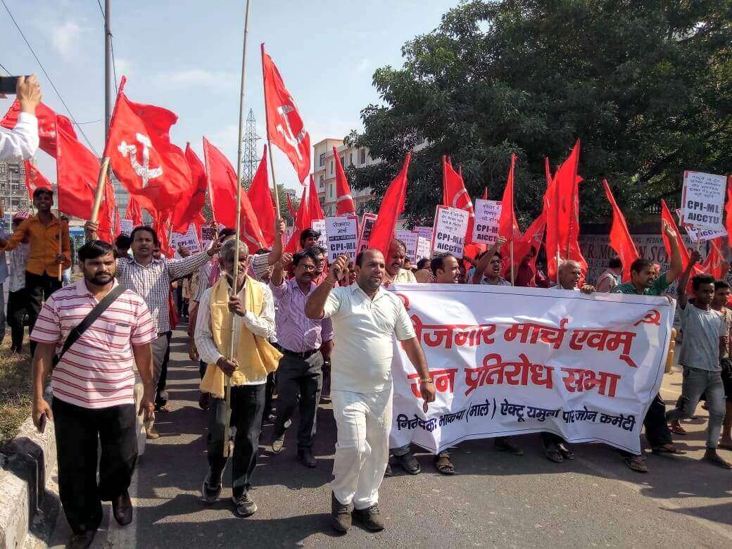 পূর্ব দিল্লীতে রাস্তার দোকানদারা লড়াই করে জিতলেন