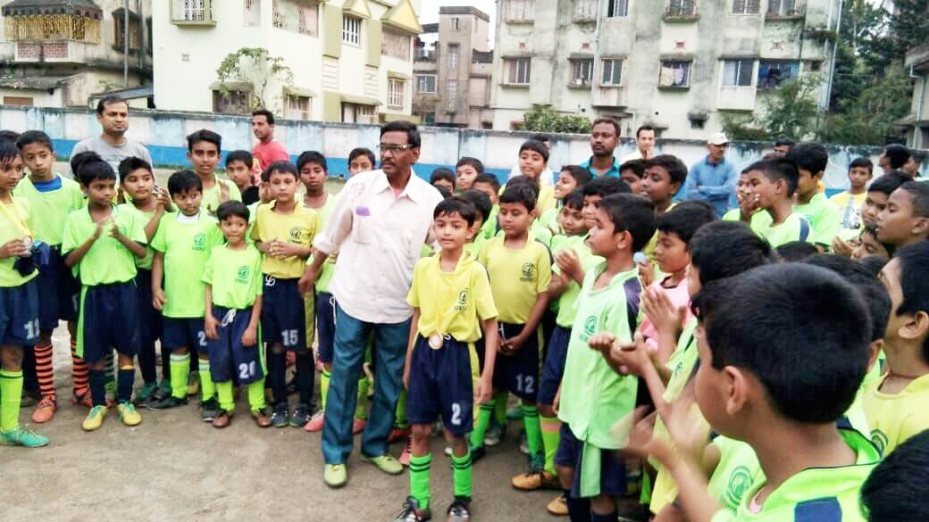 করোনা ভাইরাস-লকডাউনকাজ হারানো ক্ষুধার্ত মানুষ — নতুন কিছু অভিজ্ঞতা