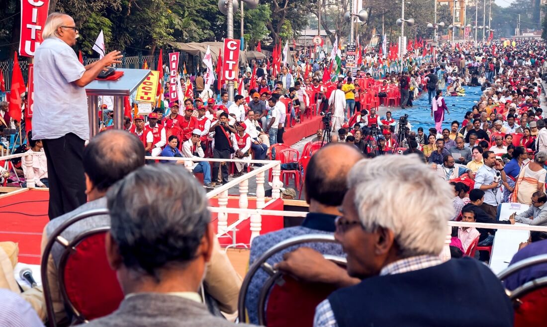 চিত্তরঞ্জন থেকে কলকাতা লং মার্চ শেষে শ্রমিক-কৃষক-মেহনতী মানুষের সমাবেশ যেন জনসমুদ্র