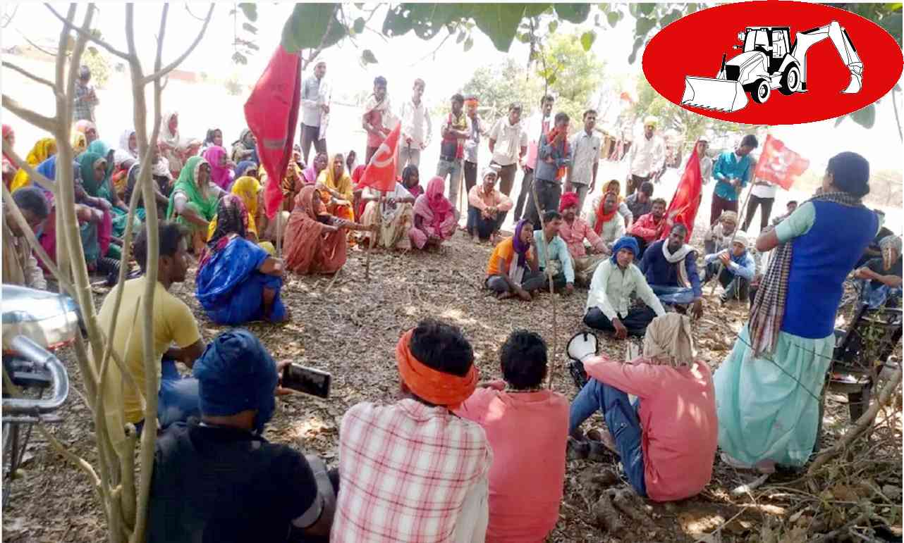 যোগী আদিত্যনাথের বুলডোজার গুঁড়িয়ে দিল দরিদ্রদের বাড়ি