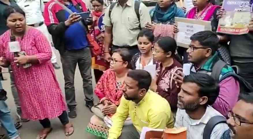 নবান্ন অভিযানে পুলিশের বাধা এবং গ্রেপ্তার