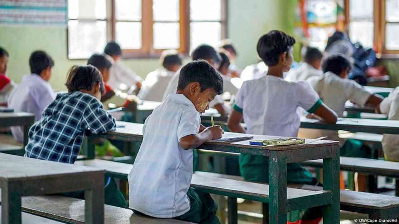 সর্বজনীন সমমানের শিক্ষার উপায়